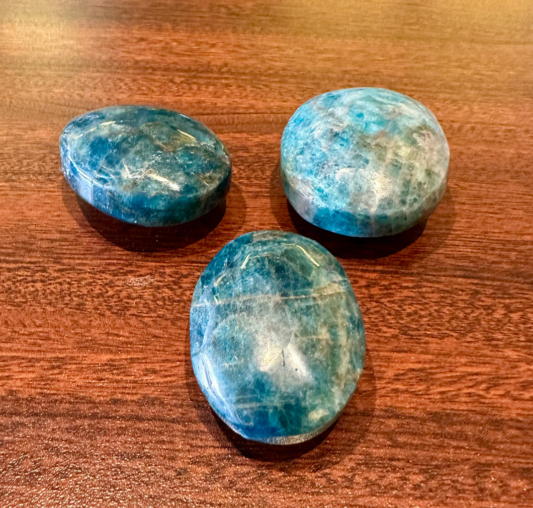 Apatite palm stone